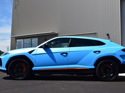 2025 Lamborghini URUS — фото 8