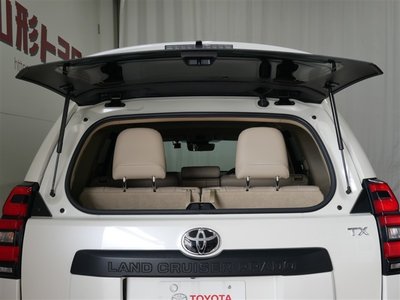 TOYOTA LAND CRUISER PRADO - 10