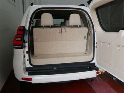 TOYOTA LAND CRUISER PRADO - 8