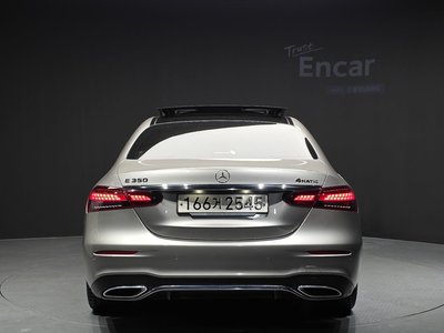 MERCEDES-BENZ E-CLASS - 4
