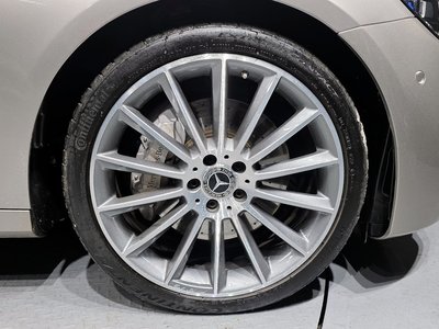 MERCEDES-BENZ E-CLASS - 6