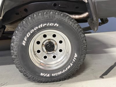 TOYOTA LAND CRUISER 70 - 8