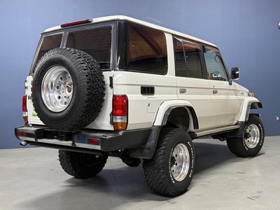 TOYOTA LAND CRUISER 70 - 3