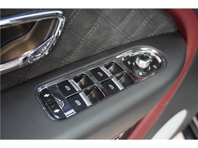 صورة مصغرة 47 لـ 2021 Bentley BENTAYGA
