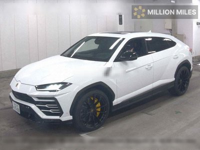 LAMBORGHINI URUS - 4