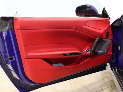 صورة 15 لـ 2019 Ferrari GTC4 LUSSO
