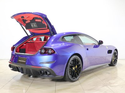 صورة 12 لـ 2019 Ferrari GTC4 LUSSO