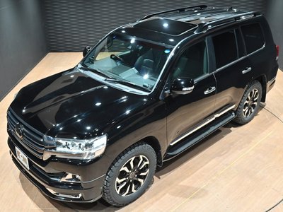 TOYOTA LAND CRUISER 200 - 7
