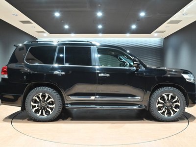 TOYOTA LAND CRUISER 200 - 6