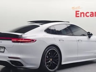 PORSCHE PANAMERA - 3