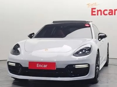 PORSCHE PANAMERA - 1