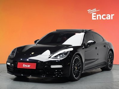 PORSCHE PANAMERA - 1