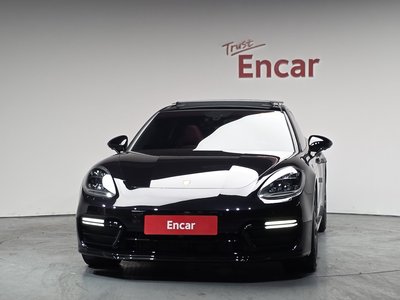 PORSCHE PANAMERA - 3