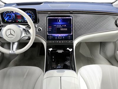 MERCEDES-BENZ EQE - 5