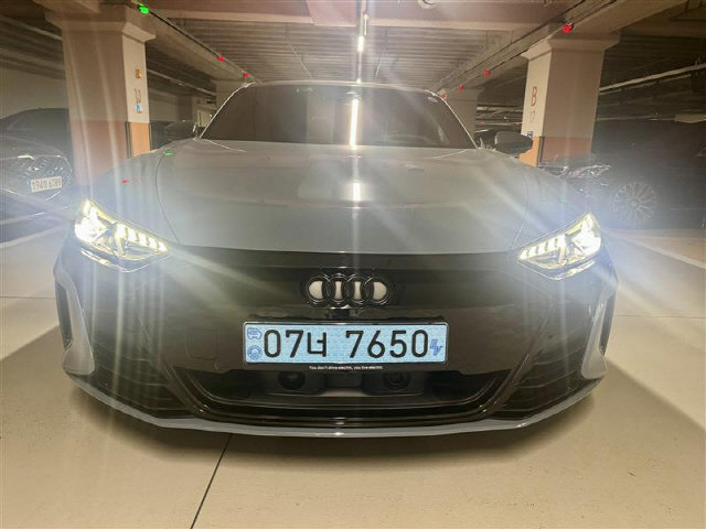 AUDI RS E-TRON GT - View 1