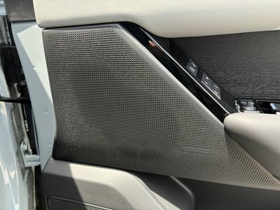 صورة 8 لـ 2025 LAND Rover RANGE ROVER VELAR