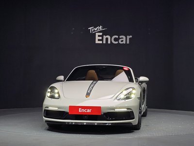 2022 Porsche 718 照片 2