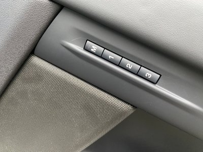 2025 LAND Rover RANGE ROVER EVOQUE — миниатюра 36