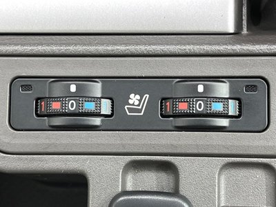 TOYOTA LAND CRUISER - 7