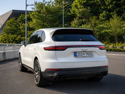 PORSCHE CAYENNE - 5