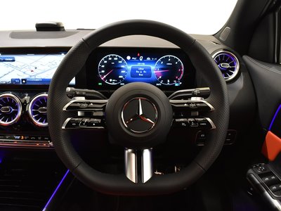 MERCEDES-BENZ GLA - 7