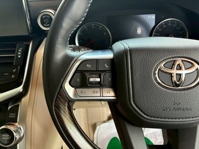 صورة مصغرة 12 لـ 2023 Toyota LAND CRUISER 300