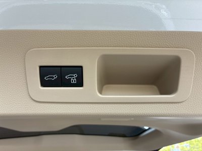 صورة مصغرة 55 لـ 2023 Toyota LAND CRUISER 300