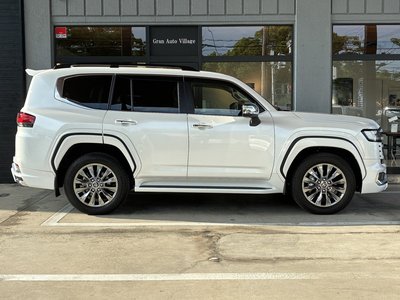 صورة مصغرة 79 لـ 2023 Toyota LAND CRUISER 300
