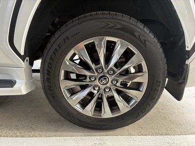 صورة مصغرة 72 لـ 2023 Toyota LAND CRUISER 300