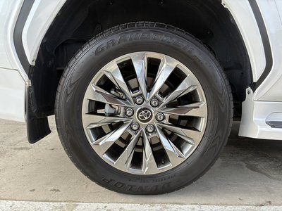 صورة مصغرة 73 لـ 2023 Toyota LAND CRUISER 300