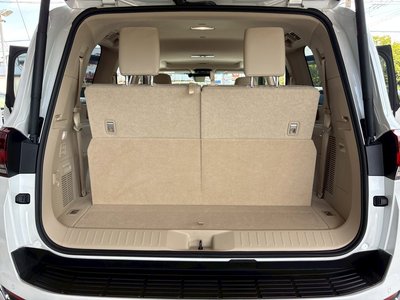 صورة مصغرة 53 لـ 2023 Toyota LAND CRUISER 300