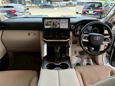 2023 Toyota LAND CRUISER 300 — фото 10