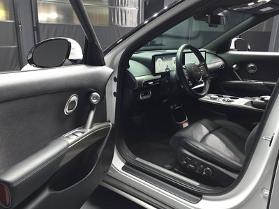 2022 Genesis GV60 — миниатюра 13