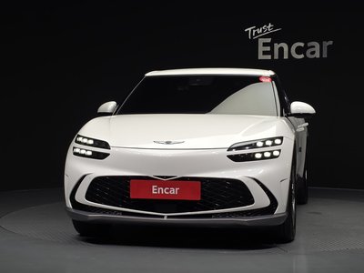 2022 Genesis GV60 photo 2