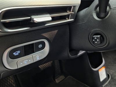 2022 Genesis GV60 — миниатюра 32