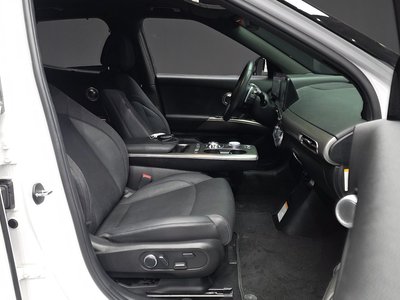 2022 Genesis GV60 — миниатюра 17