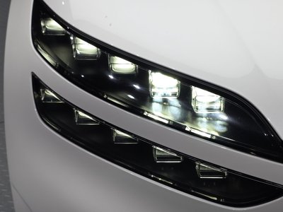 2022 Genesis GV60 photo 9