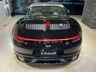 2020 Porsche 911 — миниатюра 27