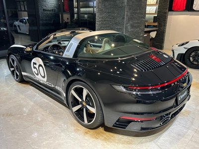 2020 Porsche 911 — миниатюра 32