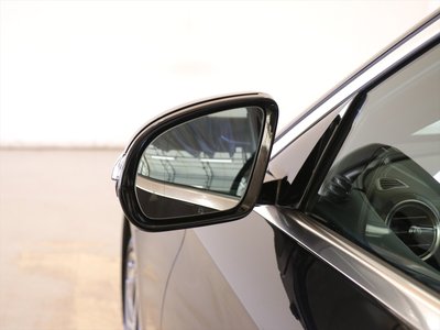 MERCEDES-BENZ E-CLASS - 6