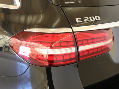 MERCEDES-BENZ E-CLASS - 9