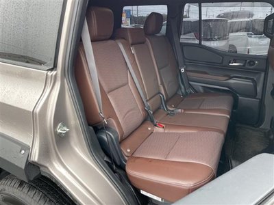 صورة 10 لـ 2025 Toyota LAND CRUISER 250