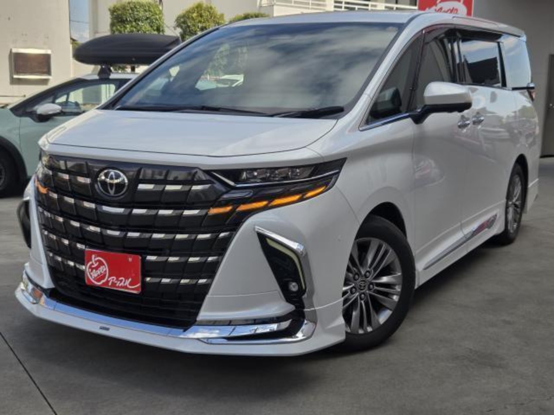 TOYOTA ALPHARD - View 1