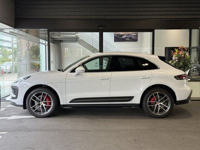 2021 Porsche MACAN — фото 2