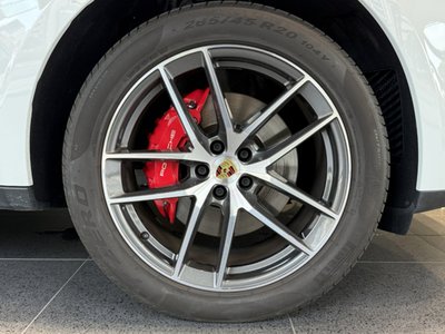 2021 Porsche MACAN thumbnail 12