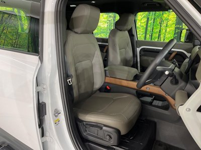 LAND ROVER DEFENDER - 8