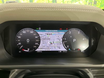 LAND ROVER DEFENDER - 7