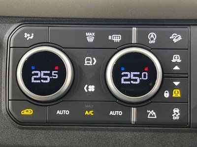 LAND ROVER DEFENDER - 3