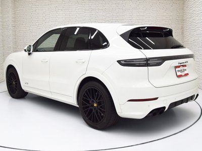 صورة 2 لـ 2022 Porsche CAYENNE