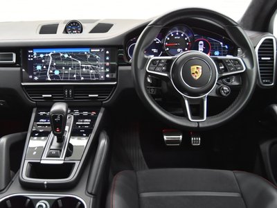 2022 Porsche CAYENNE — миниатюра 12